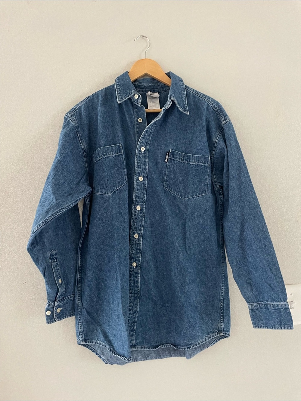 Mens Warner Bros. Medium Blue Denim Shirt with Looney Tunes Embroidered